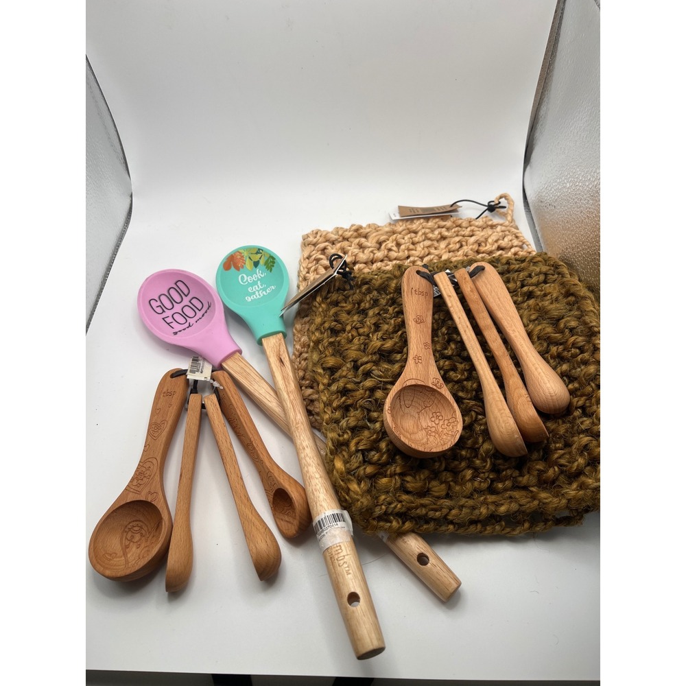 Creative Co-op Jute Pot Holders Silicone Spoons Beechwood Measuring Spoons Set 2